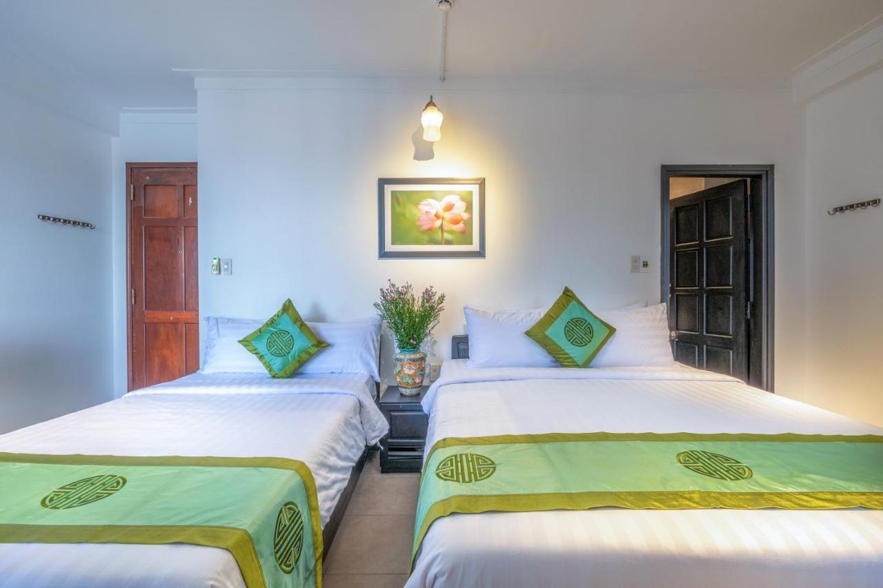 Charming Riverside Hotel Хуе Екстериор снимка