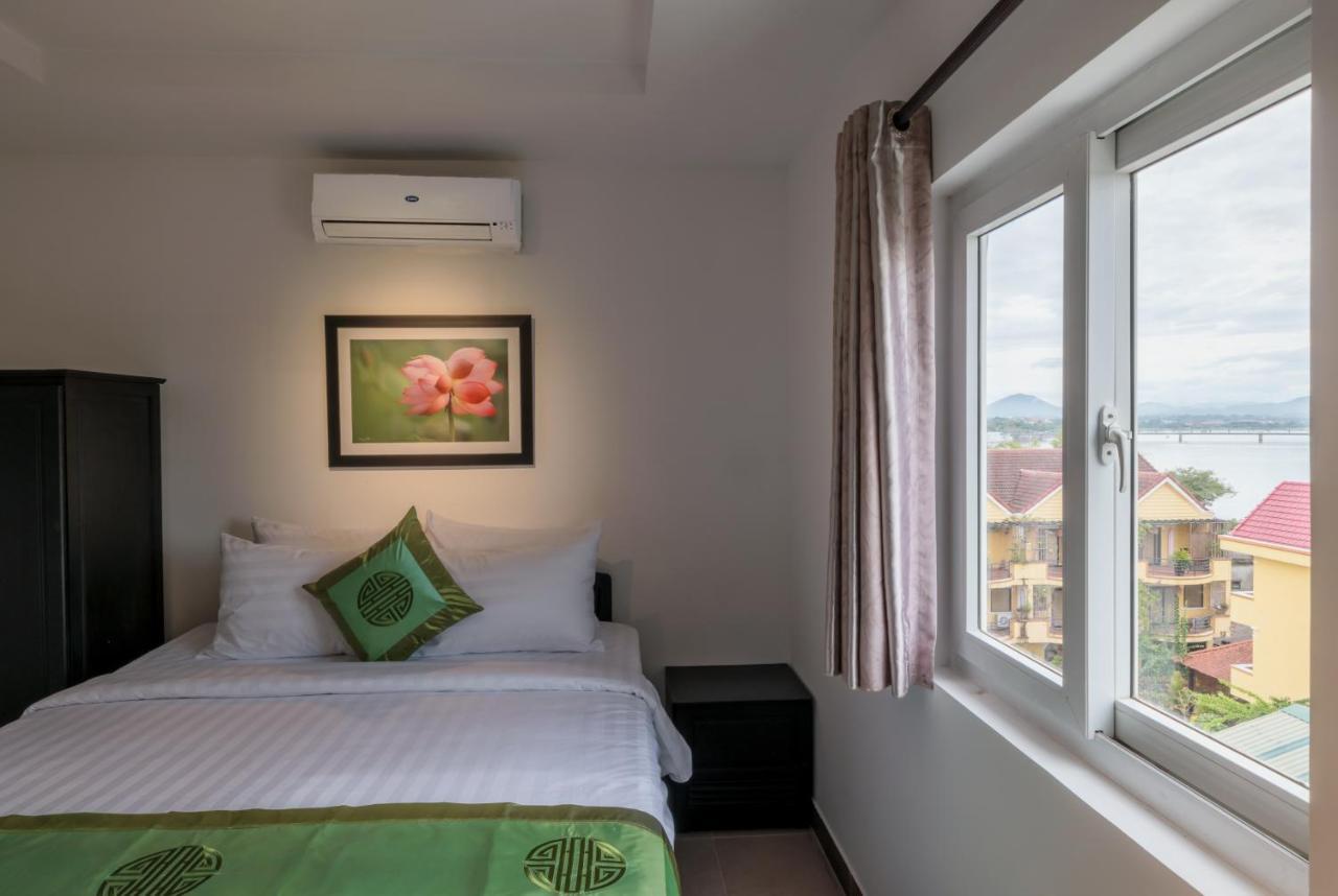 Charming Riverside Hotel Хуе Екстериор снимка