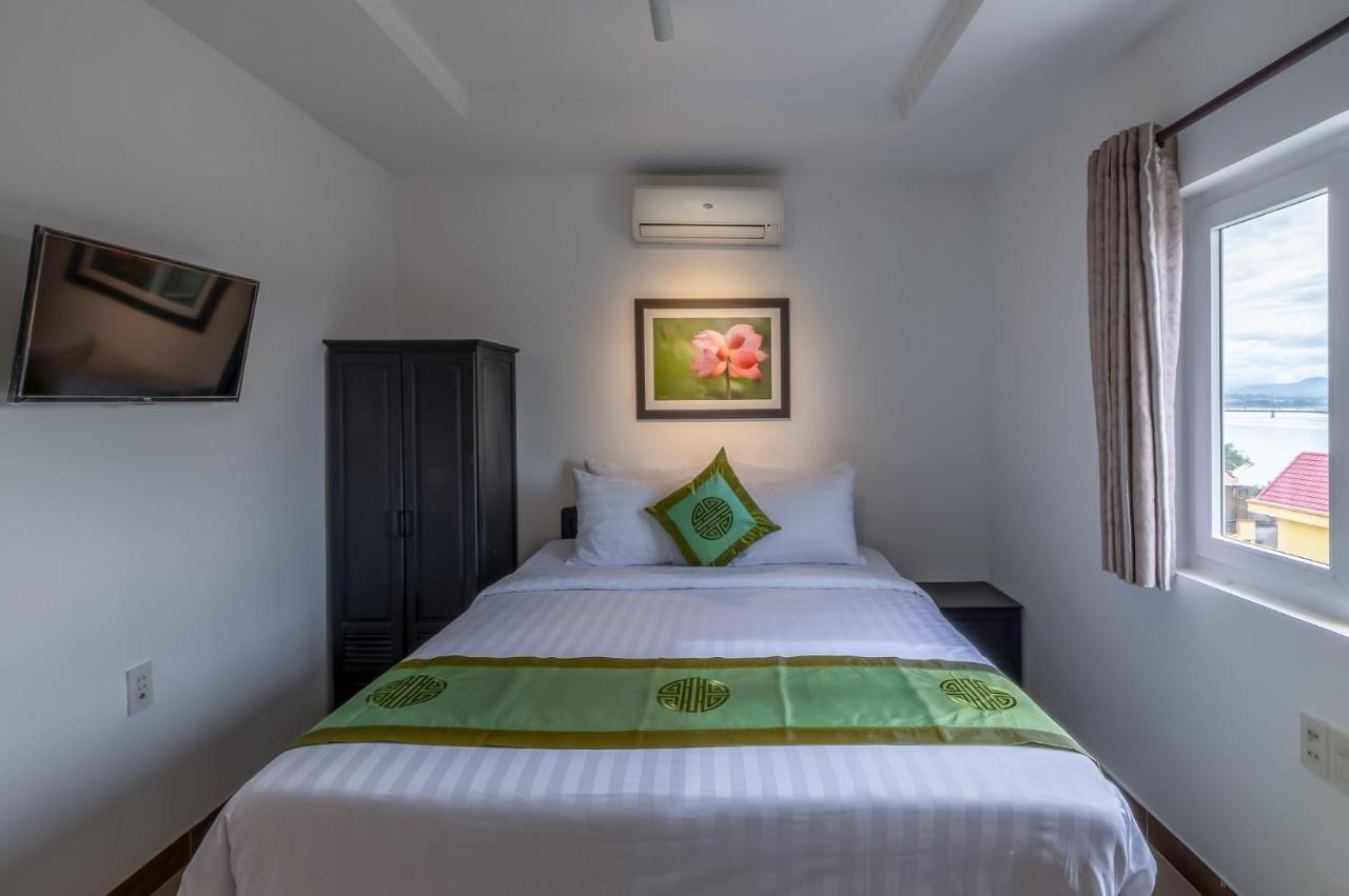 Charming Riverside Hotel Хуе Екстериор снимка