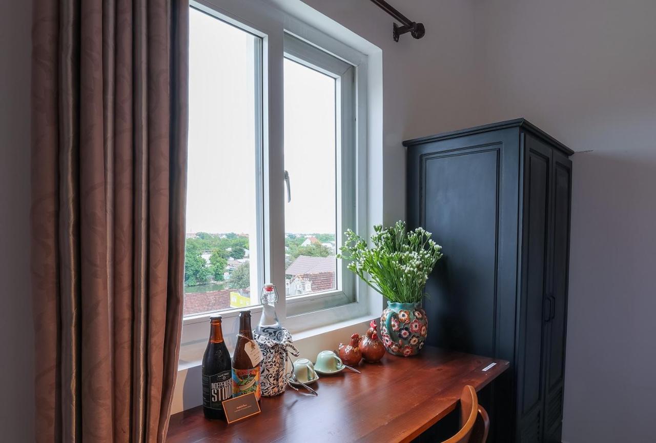 Charming Riverside Hotel Хуе Екстериор снимка
