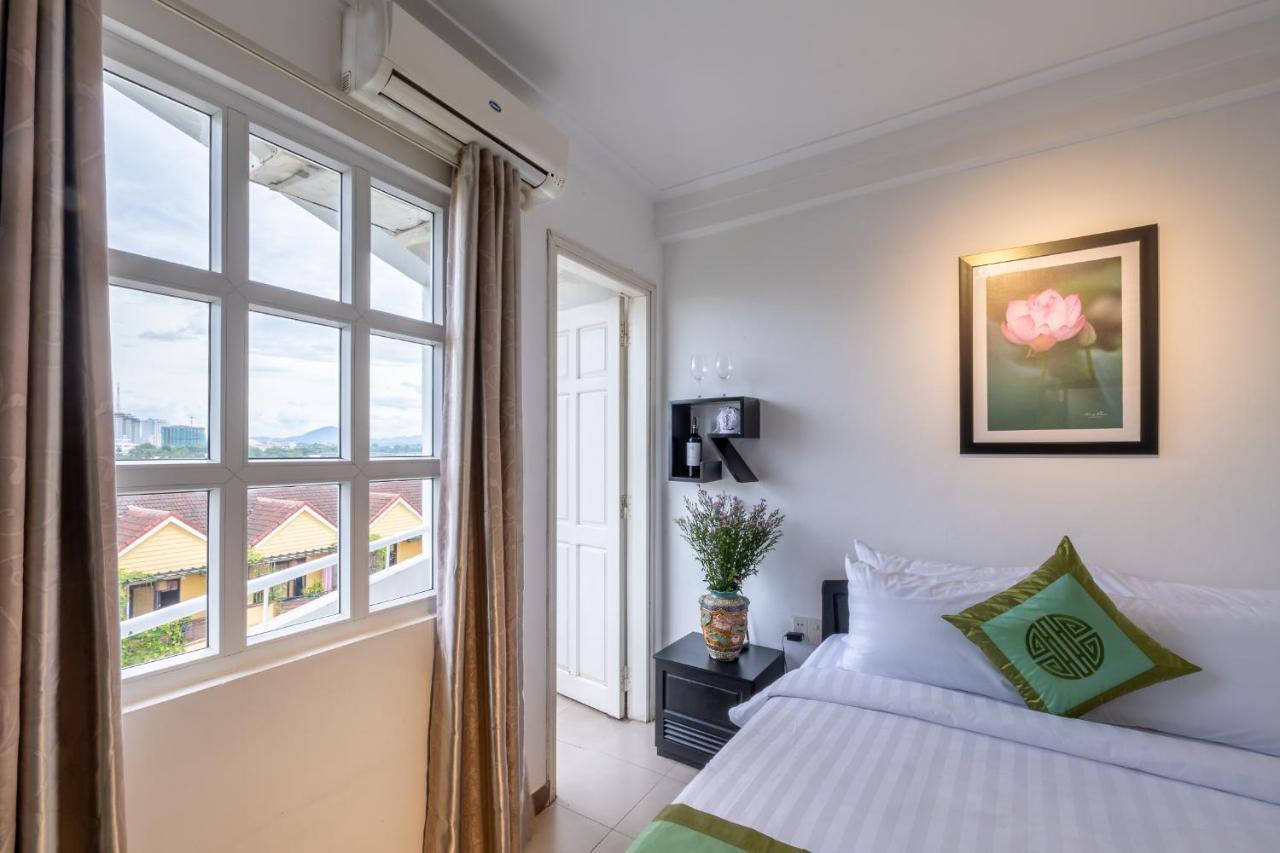 Charming Riverside Hotel Хуе Екстериор снимка