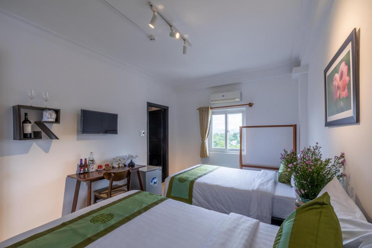 Charming Riverside Hotel Хуе Екстериор снимка