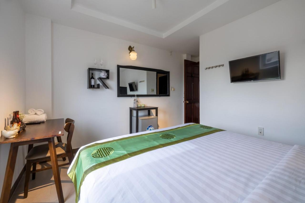 Charming Riverside Hotel Хуе Екстериор снимка