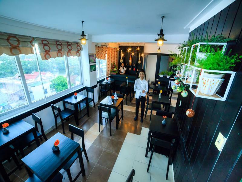 Charming Riverside Hotel Хуе Екстериор снимка