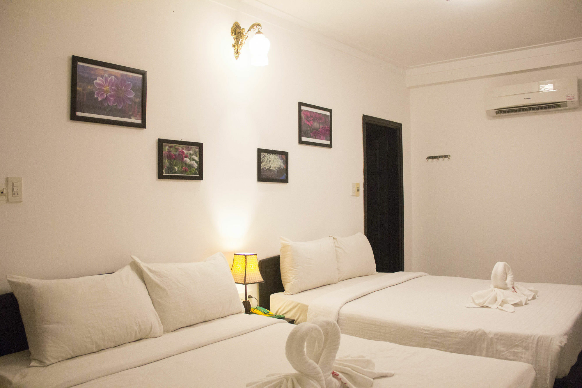 Charming Riverside Hotel Хуе Екстериор снимка