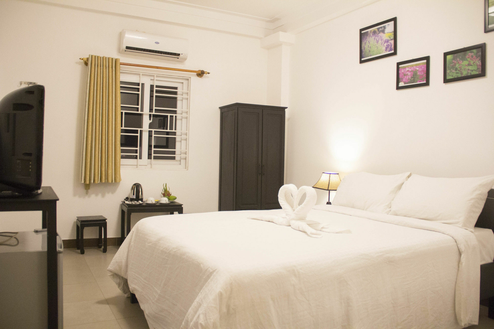 Charming Riverside Hotel Хуе Екстериор снимка